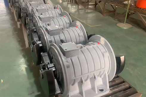專業(yè)生產(chǎn)各種規(guī)格型號臥式振動電機(jī)振動篩分設(shè)備等